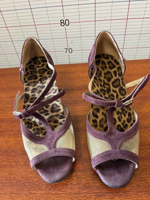 Semelles orthopédiques 3/4 sur mesure pour chaussures ouvertes de danse à Allauch : confort et élégance