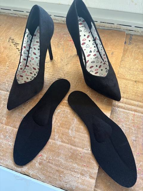 Semelles orthopédiques fines et étroites pour escarpins - fabrication sur mesure à Allauch (proche 13011 13012 13013)