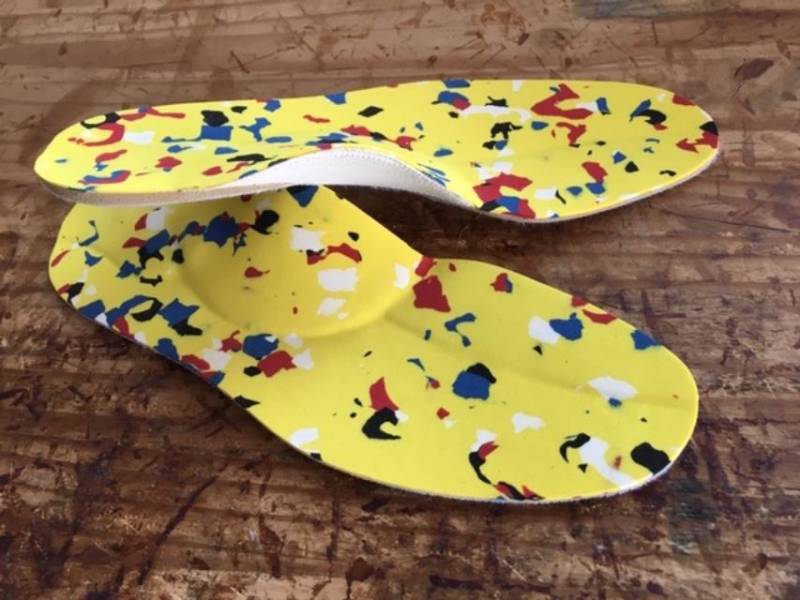 Semelles orthopédiques pour adolescente présentant un hallux valgus Marseille