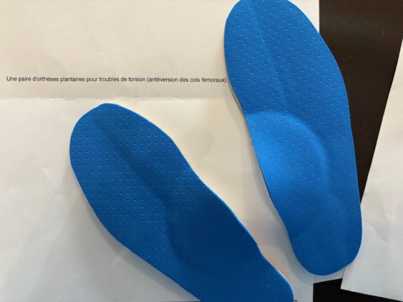 Corriger la marche en adduction chez l’enfant avec semelles orthopédiques à Allauch et Marseille