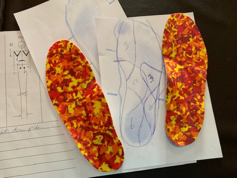 Semelles orthopédiques pour améliorer l’équilibre chez un jeune patient autiste - Marseille